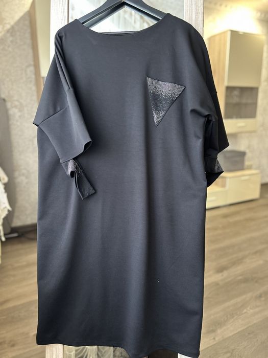 сукня оздоблена камінням