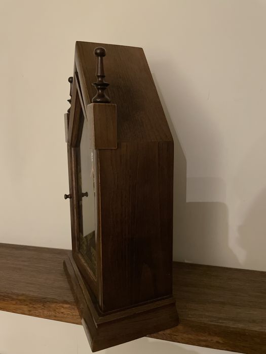 Relógio antigo, restaurado a pilhas