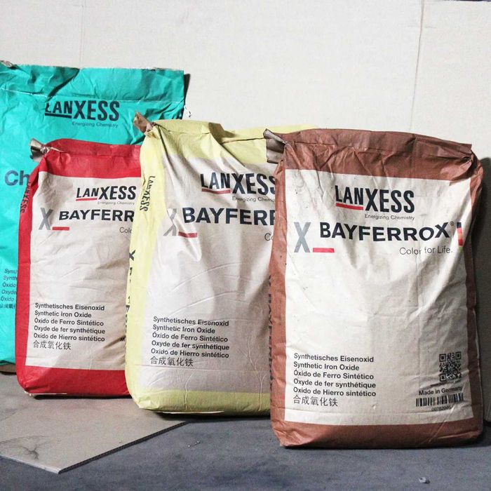 Пігменти для бетону і гіпсу Bayferrox, від 1 кг - пигменты для бетона железоокисные