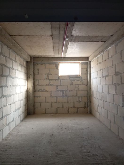 Продаж гаража у багаторівневому паркінгу з охороною і відеонагляд