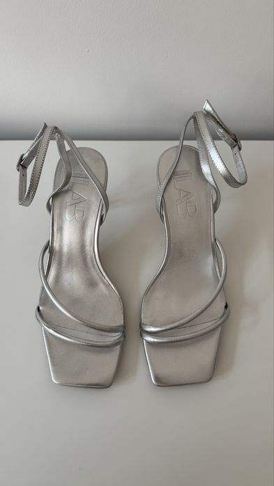 Srebne sandałki