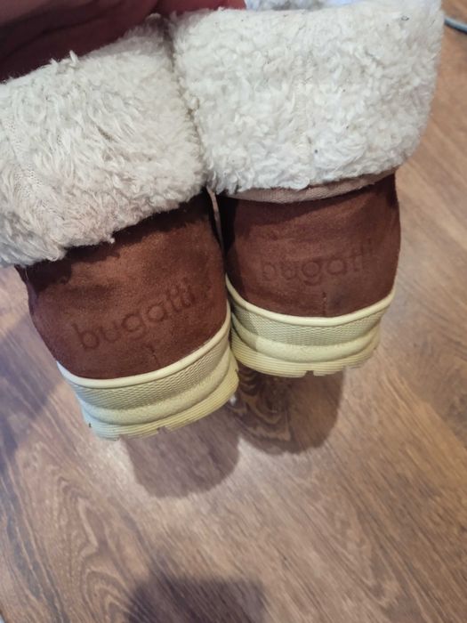 Продам чоловічі шкіряні черевики бренду Bugatti