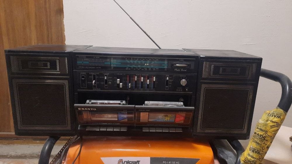 Магнітофон SANYO