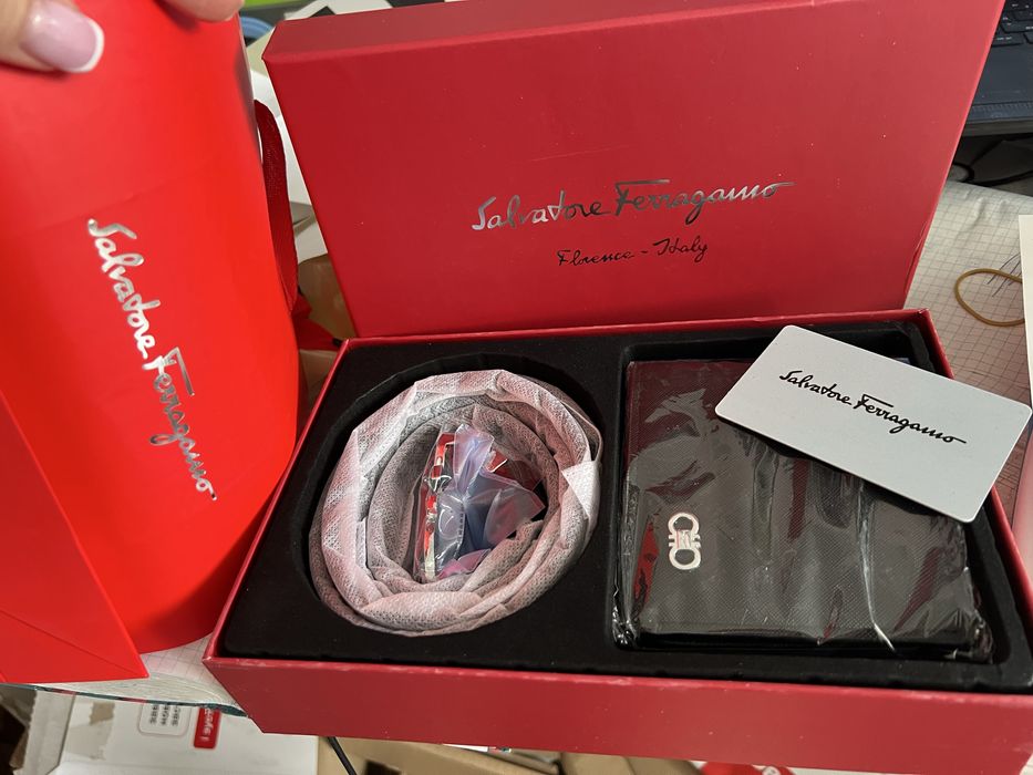 Набір новий salvatore ferragamo ремінь та портмоне