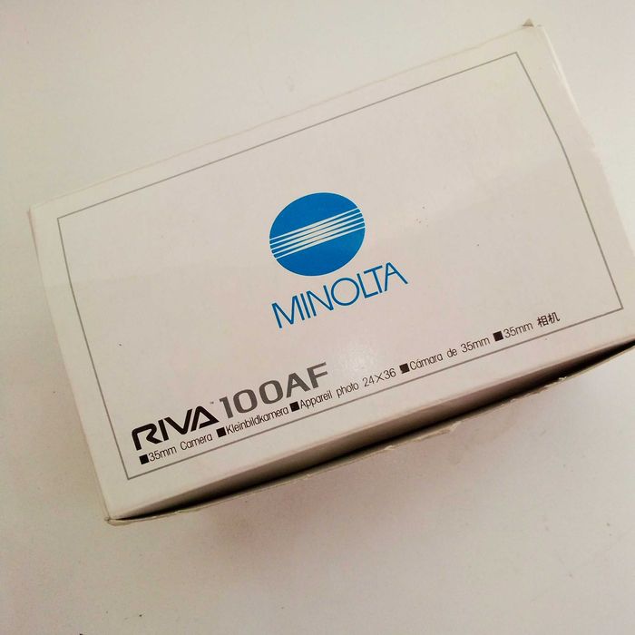 Фотоапарат  Minolta RiVA 100AF + чохол