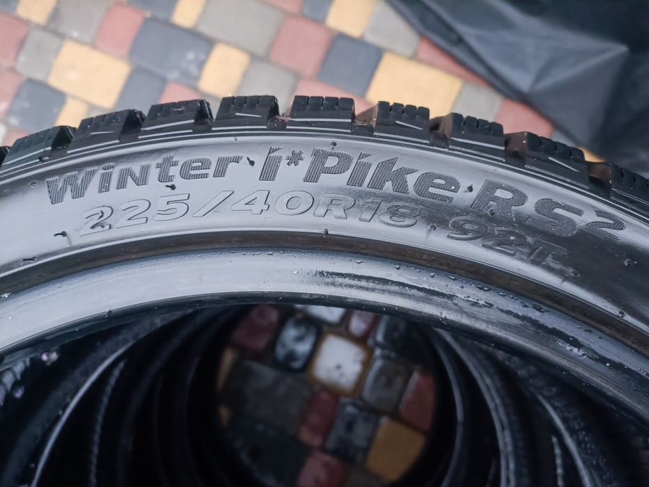 Hankook 225/40 R18 комплект зимових шин