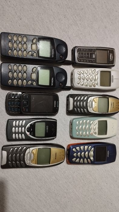 Zestaw telefonów nokia 6310 nokia 5110 nokia 8210 nokia 6303