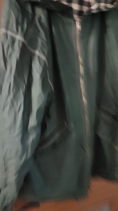 Kurtka przeciw deszczowa z kapturem markowa rozmiar M małe L