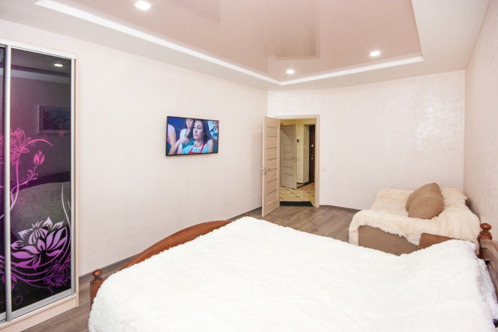 Вільна з 18.10 LUX 1 кім Бандери,35 Центр, вид на гори