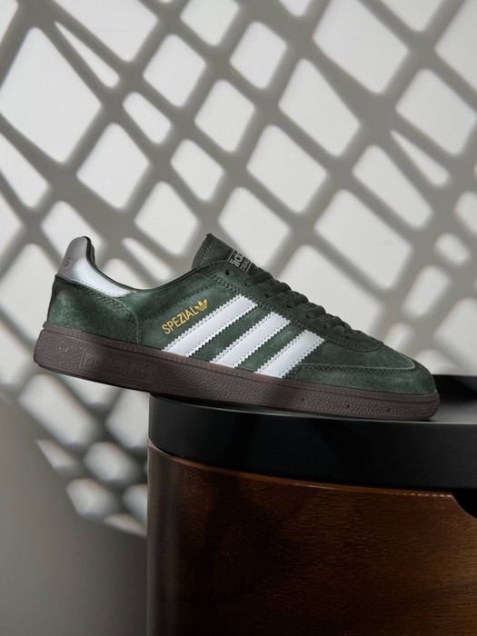Топові чоловічі кросівки Adidas. Розміри: 41,42,43,44,45. Оплата при отриманні.Нові.