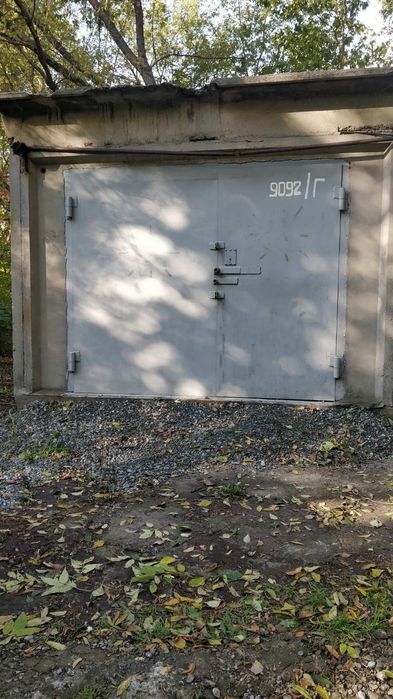 Продам  гараж на Титова 18б