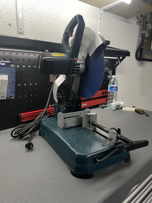 Serra de Corte para Metal BOSCH GCO 14-24 J Profissional