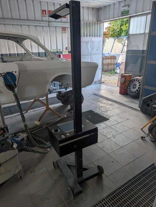 Maquina focar faróis automovel