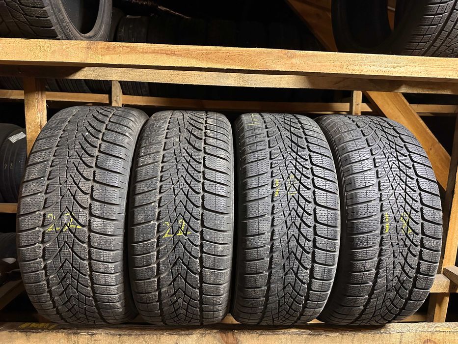 Шини зима 255/50R19 DUNLOP SP WINTER SPORT 4D 4шт 7-7,5мм