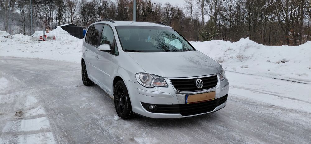 Ładny Volkswagen Touran Lift Diesel2008rok 7 Osobowy Chromy Super Stan