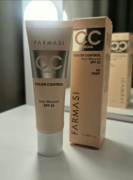 CC Podkład Color Control Farmasi Pielęgnujący Skórę
