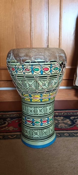 Tambor africano pintado à mão (para restauro)