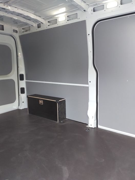 Zabudowa , podłoga MAXUS Deliver 9 L3H2