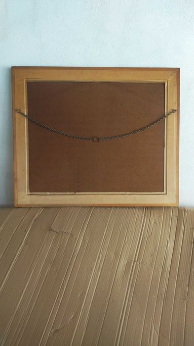 Quadro de parede com moldura de madeira