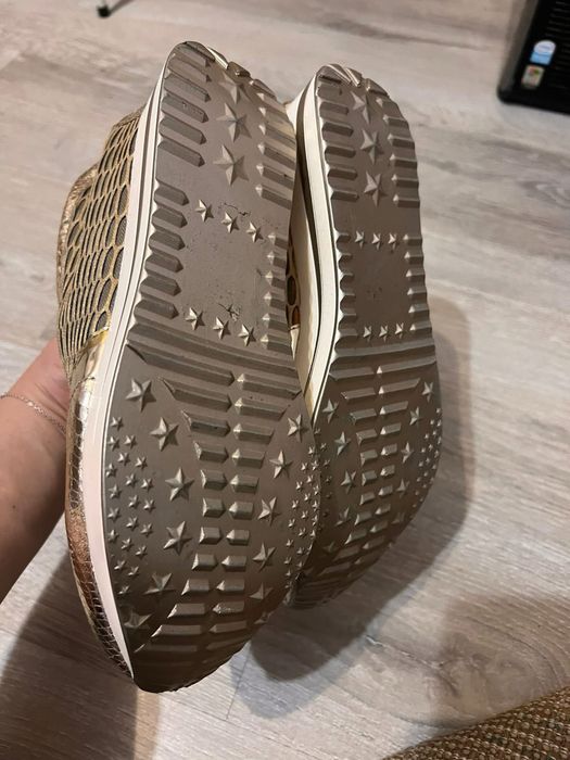 Кросівки розмір 41 нові