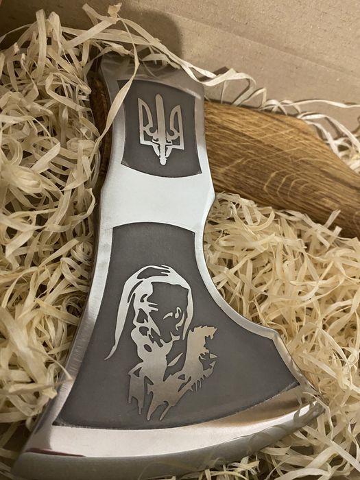 Сокира ручної роботи