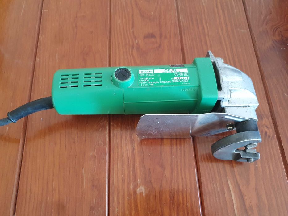 Tesoura elétrica de cortar chapa metálica Hitachi Koki