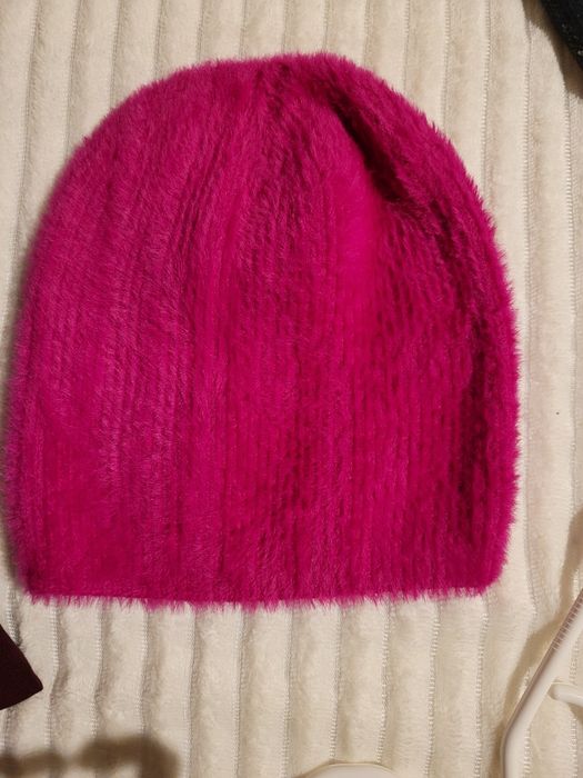 Czapka damska fuksja bdb