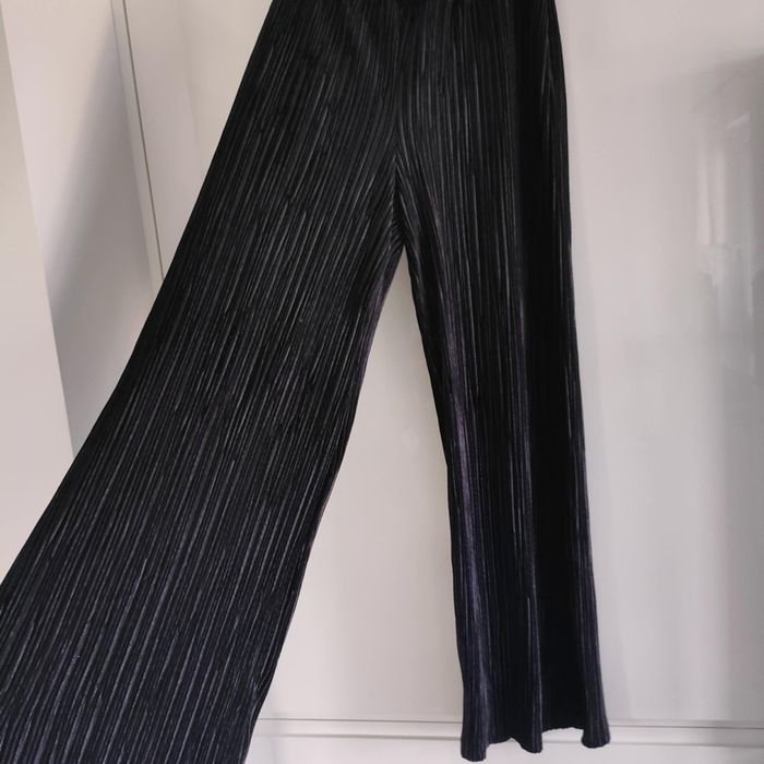 Świetne czarne spodnie szerokie długie nogawki L prążkowane
