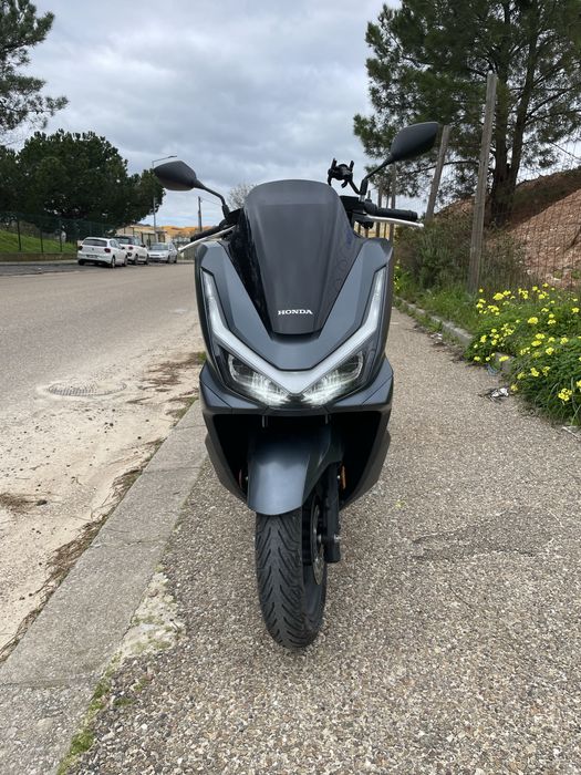 Pcx 08/2025 como nova 1500km