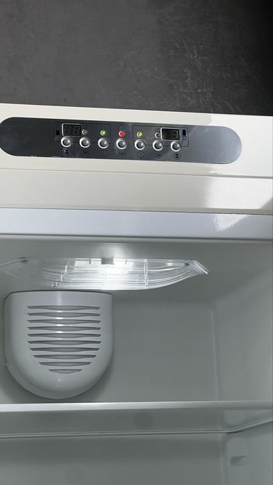 SMEG FAB32 бежевий  ретро холодильник з морозильною камерою NoFrost