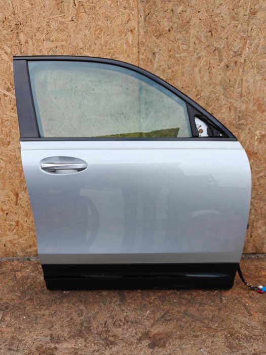 Mercedes GLB W247 Двері