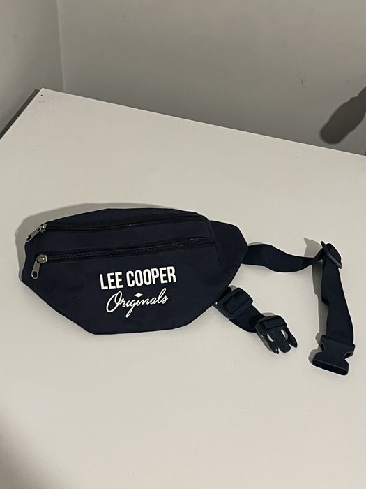Oryginalna nerka Lee Cooper Originals – granatowa saszetka, stan bardzo dobry