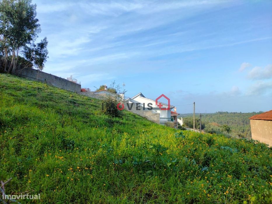 Terreno com 965 m2