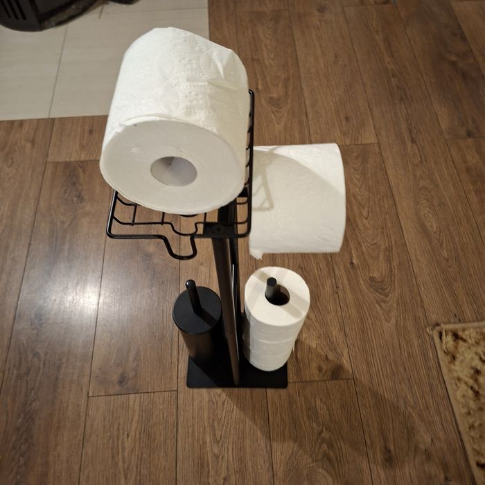 Oryginalny, nowy, praktyczny, stojak na papier do WC z półeczką