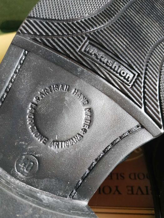 Мешти шкіряні 40 р стелька 255-260 мм