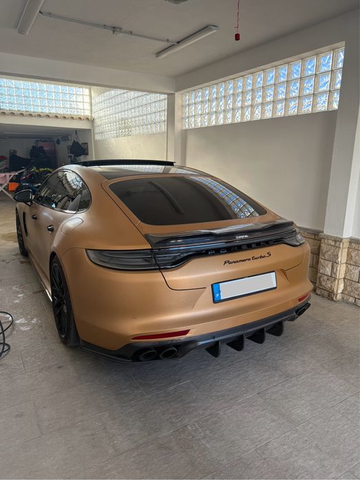 Porsche Panamera 4 E-Hybrid Platinum Edition