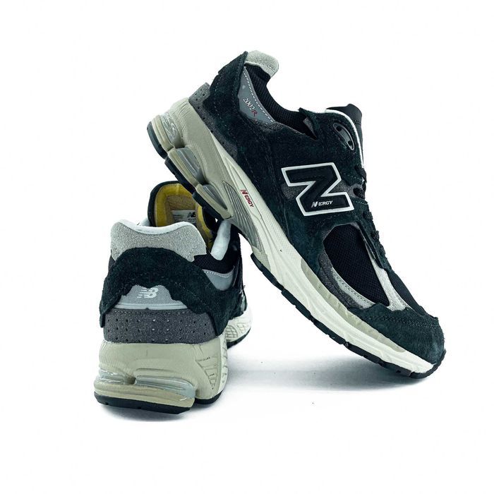 Женские кроссовки New Balance 2002R "Protection Pack Black" 36-40