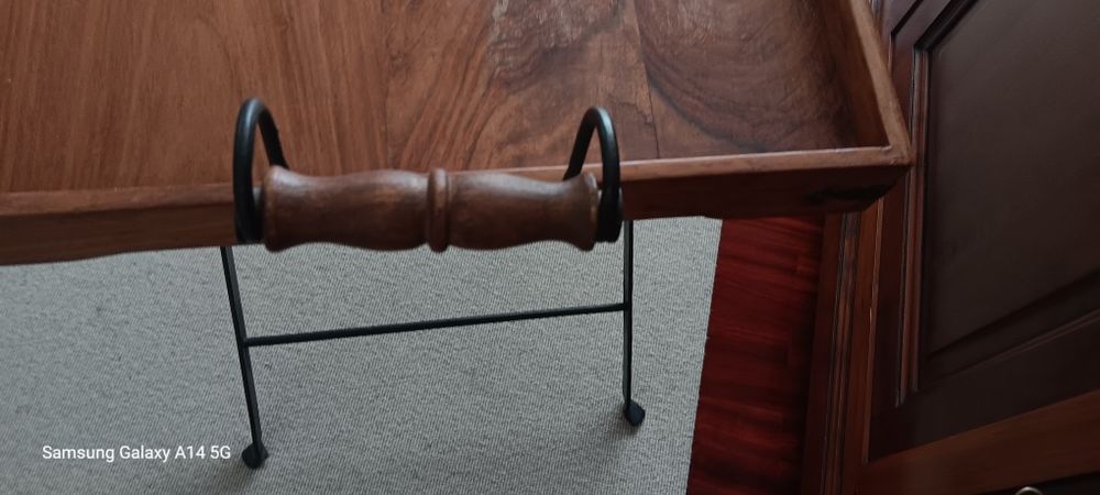 Mesa de apoio artesanal. 70×47