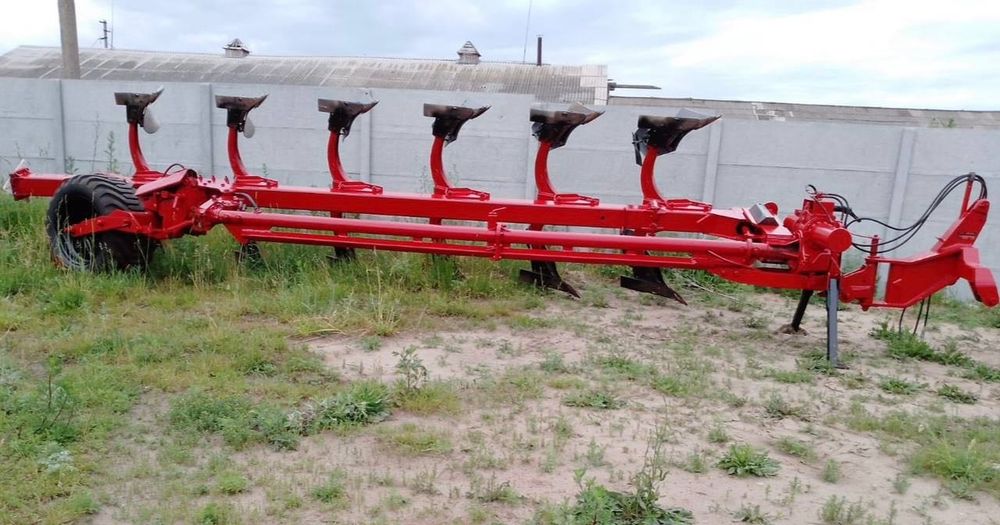 Продам плуг оборотний