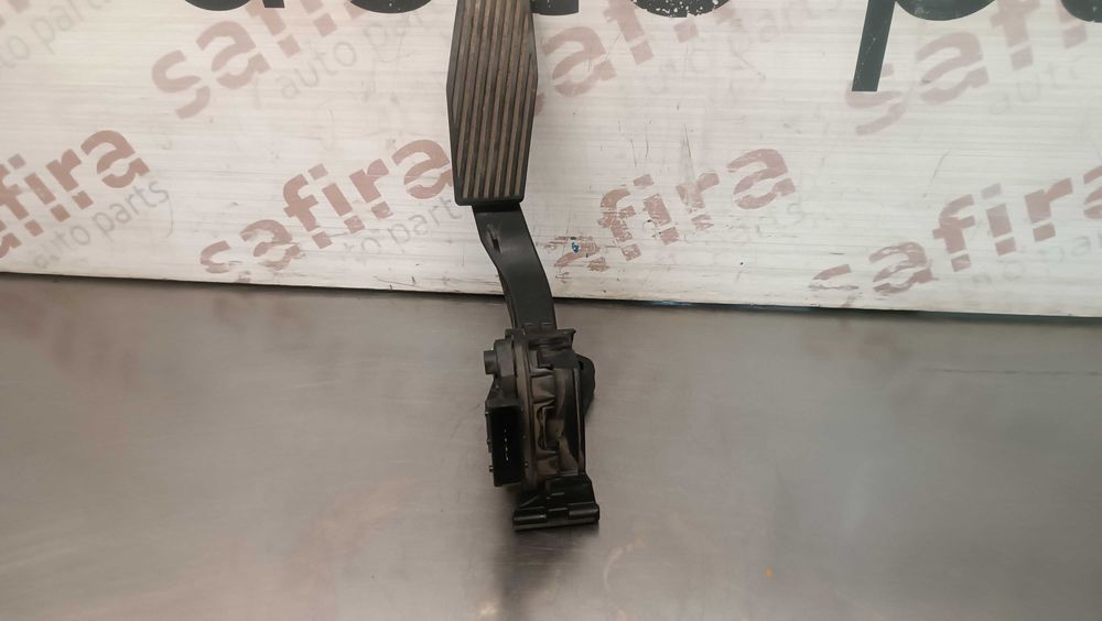 Pedal do acelerador OPEL Astra J 09-15 13252702