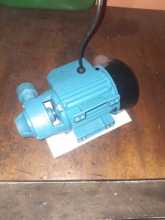 Насос помпа новая