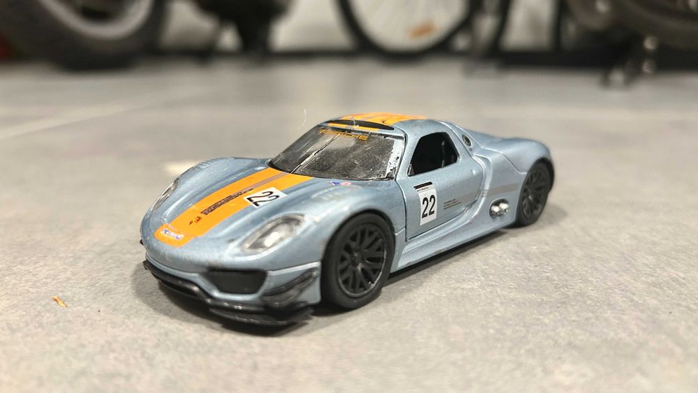 Zestaw resoraków Porsche i Ferrari - sportowe klasyki, 9 szt.