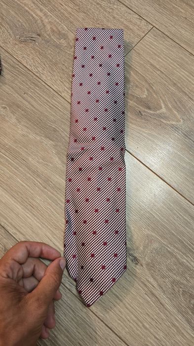 Продам оригінальні  галстуки Hugo Boss