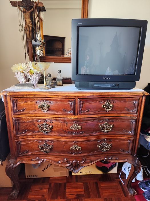 Várias Mobílias antigas