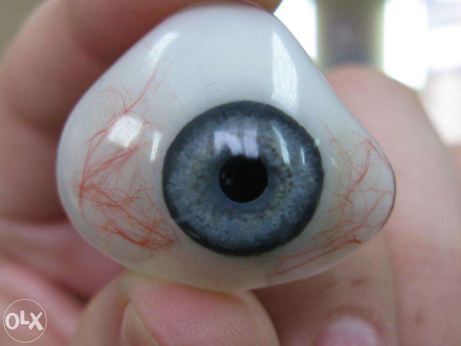 Глазное протезирование