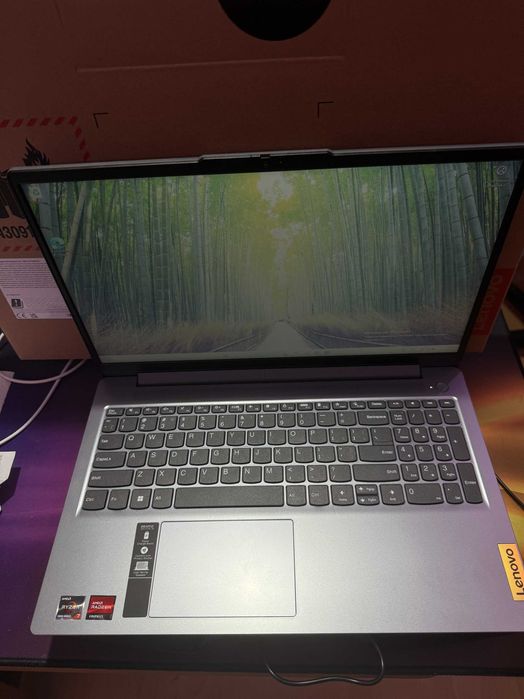 Ноутбук LENOVO IdeaPad Slim 3 15ABR8, AMD Ryzen 7 15.6" 16 ГБ, 512 ГБ