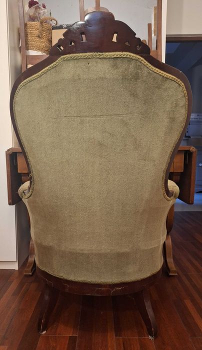 Fotel barokowy do remontu taniej juz nie będzie.