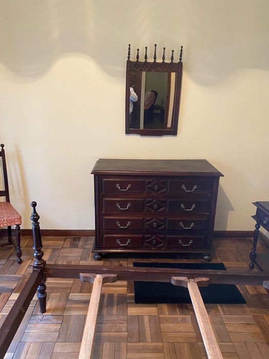 Cama de casal + criados e comoda