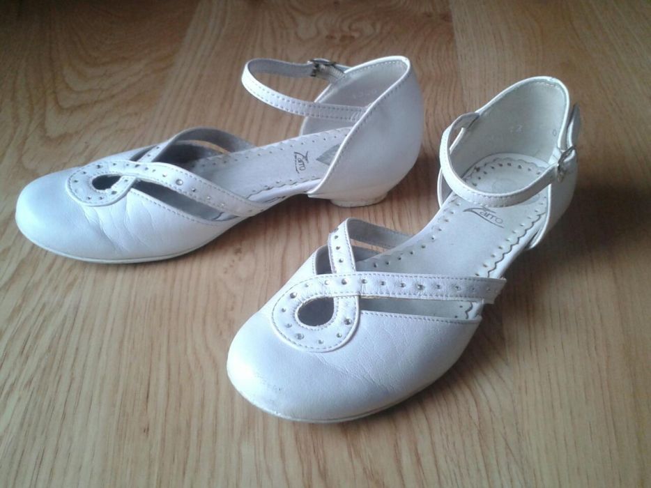 Buty dla dziewczynki Komunia. Rozmiar 31, długość wkładki 18 cm !