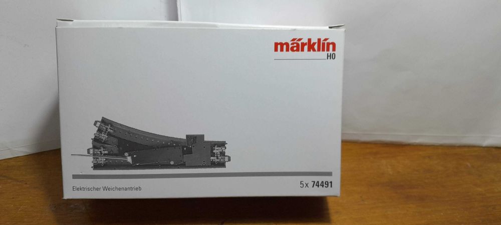 Lote de cinco motores para desvios h0, Marklin, Via "C" com a Ref. 74491